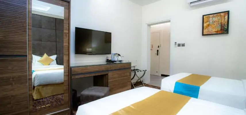Y Platinum Hotel image